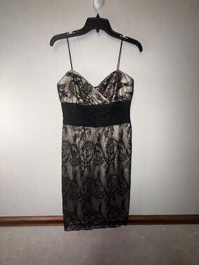 Jones New York Black Lace and Nude Shimmer Spaghetti Strap Cocktail Dress Size 6